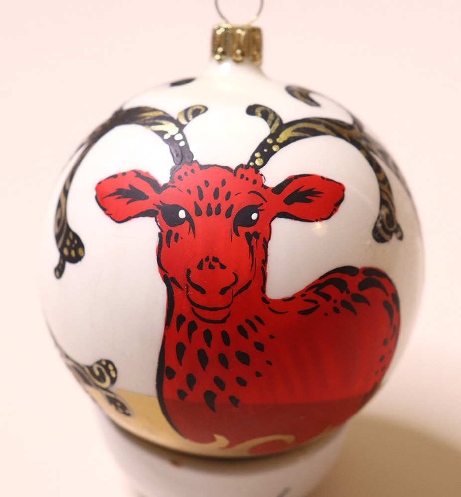 Weihnachtskugel mit Tier-Design, Rentier mit Ornamenten, handbemalt